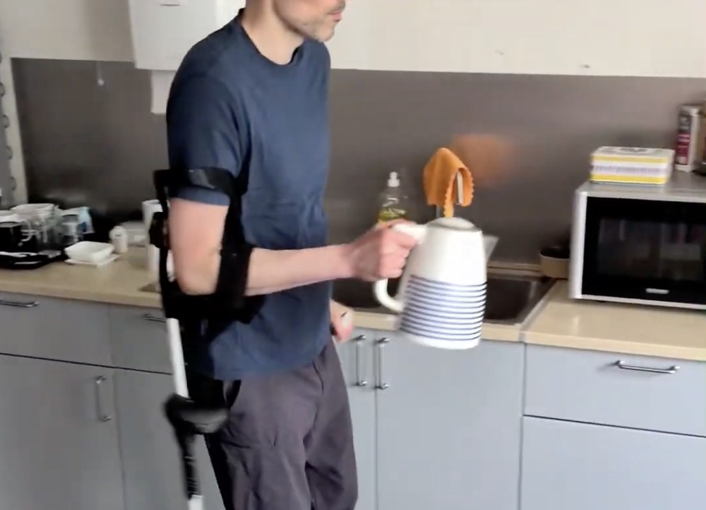 "F*ck cancer. Et si on inventait la béquille qu'on n'avait jamais faite ?"